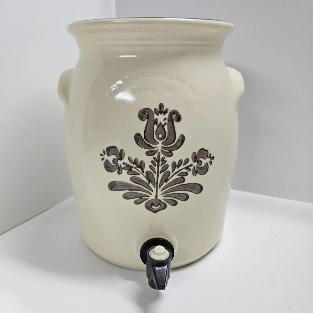 Vintage Pfaltzgraff Village Beverage Dispenser Crock with Lid 1 Gallon Stoneware